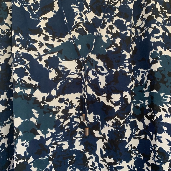 Vera Wang Blouse - Picture 3 of 3